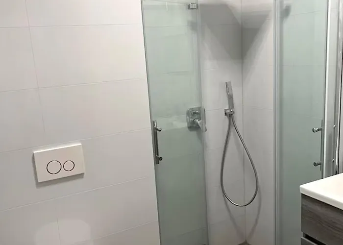 Compact Single With Shared Bathroom Ideal For Travelers 3* 丁戈尔芬格